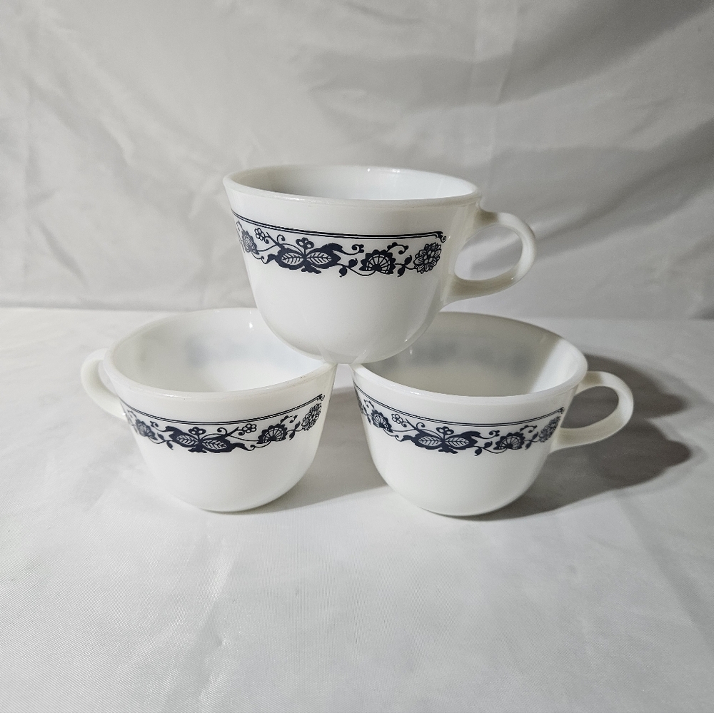 Vintage Set Of 3 CORNING Old Town Blue Onion Coffee Tea Cups
